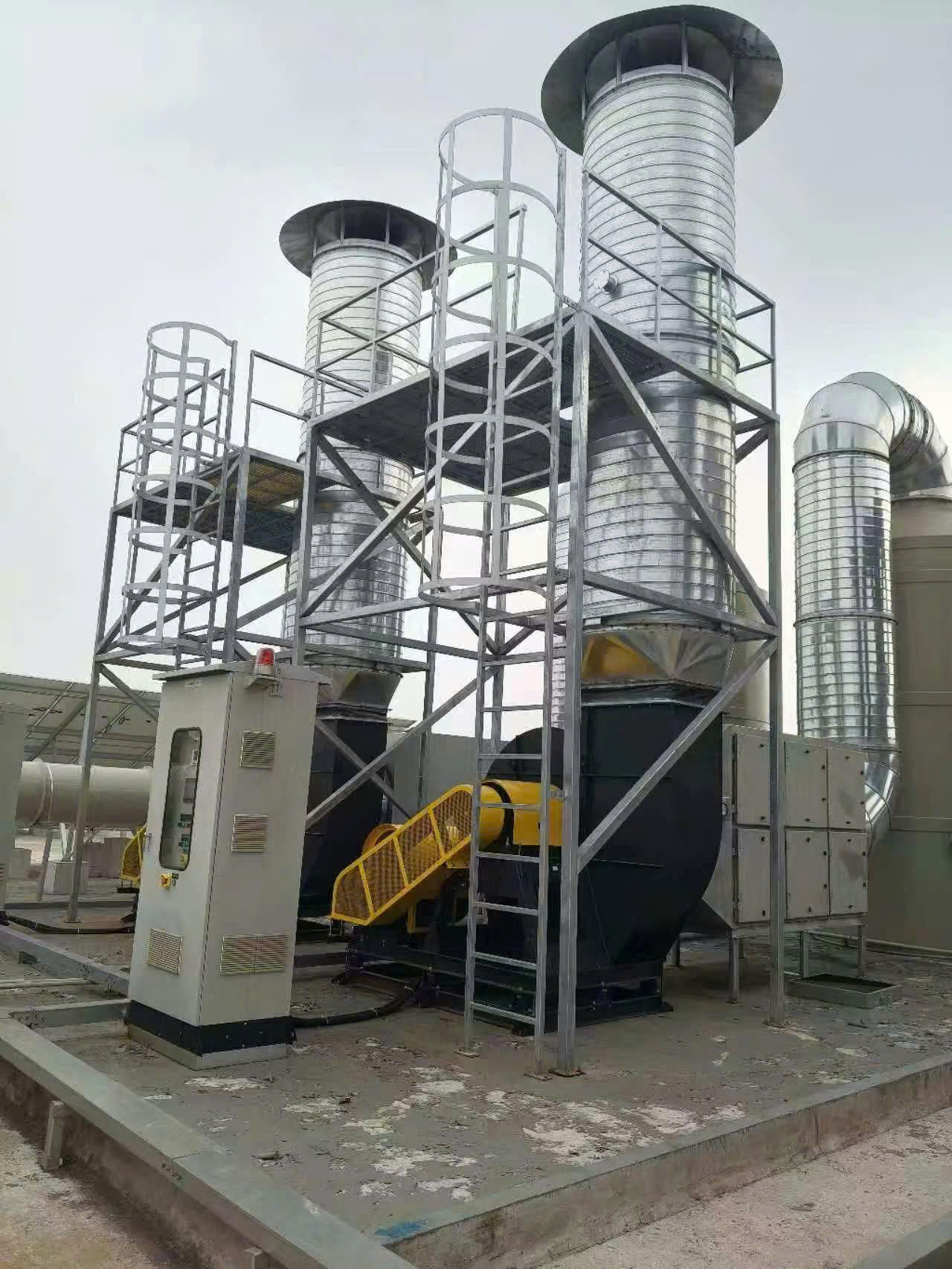 Cung cấp, lắp đặt hệ thống hút khí thải công nghiệp.